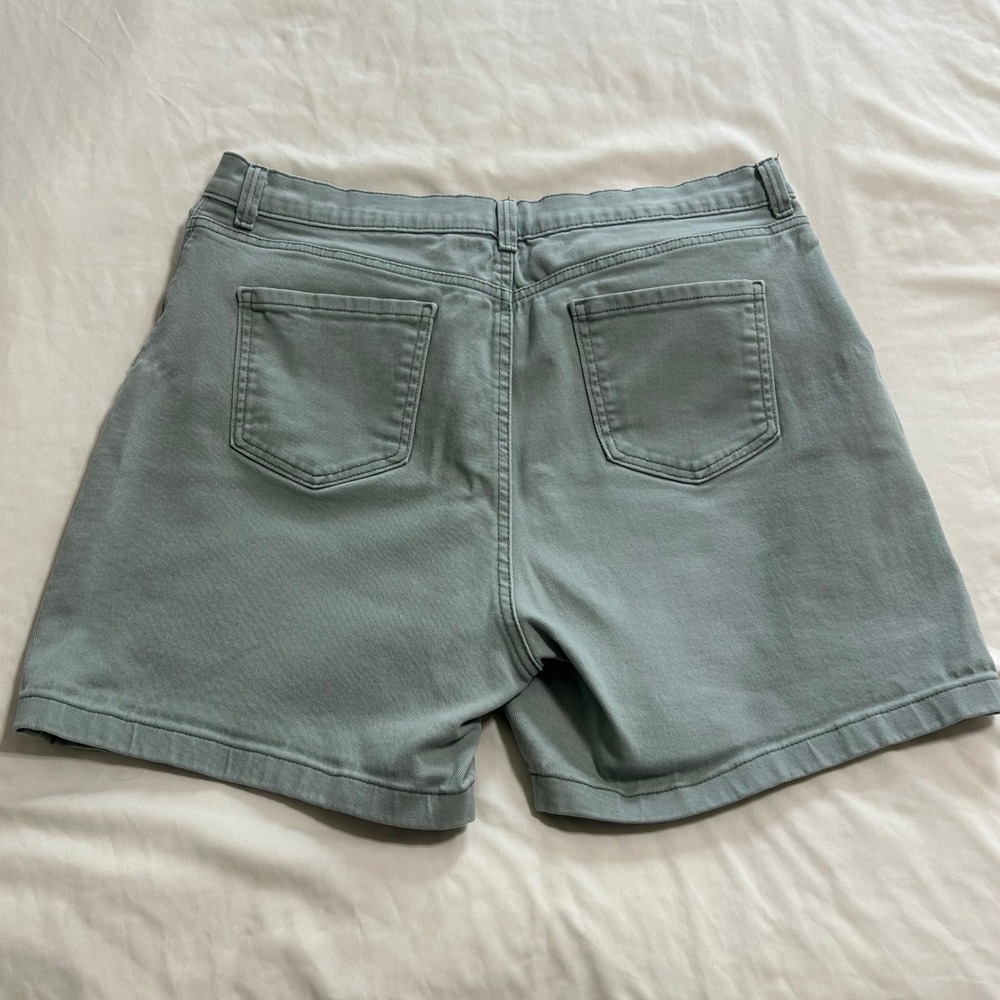 Gloria Vanderbilt Amanda Sage Green Stretch Twill Shorts Womens 18 High Rise 6in - Picture 12 of 13